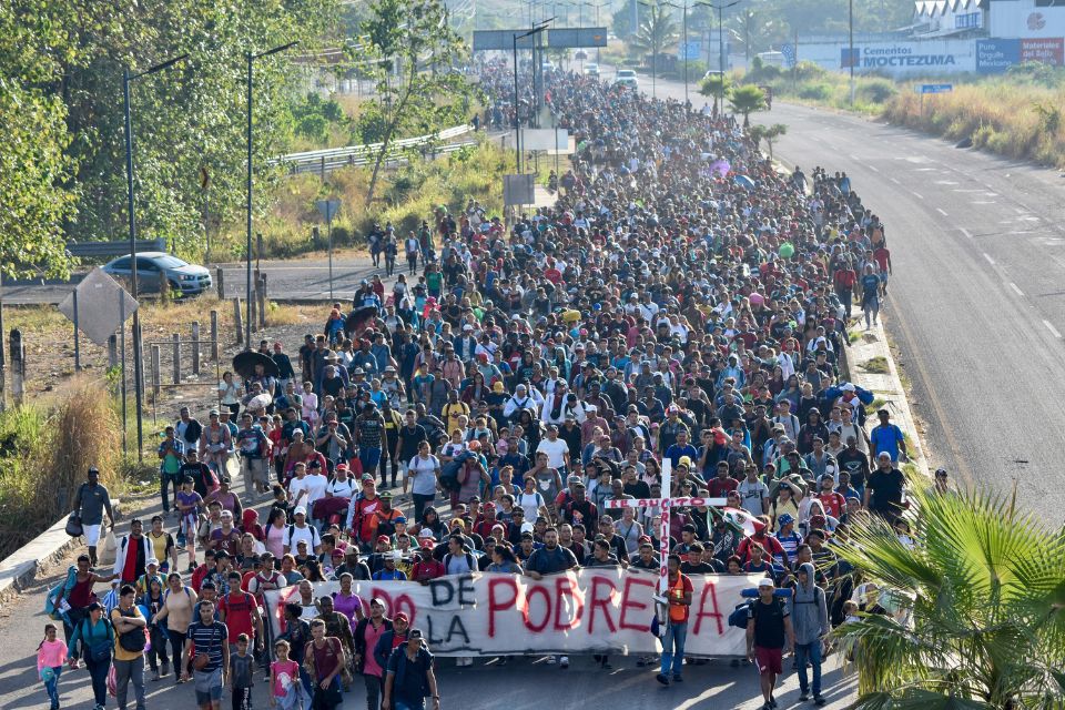 migrantes cruzando de México a EEUU