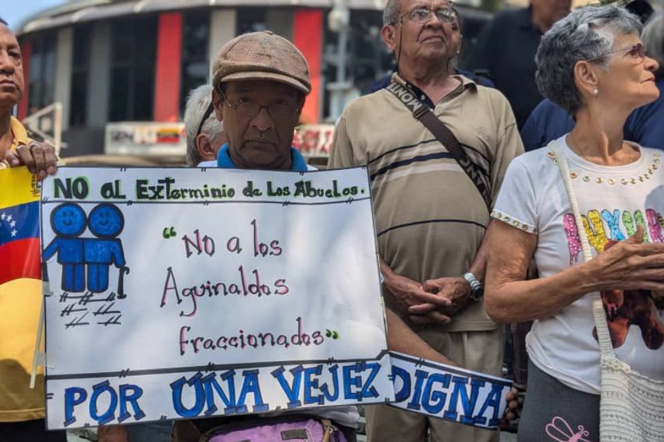 protesta adultos mayores 1