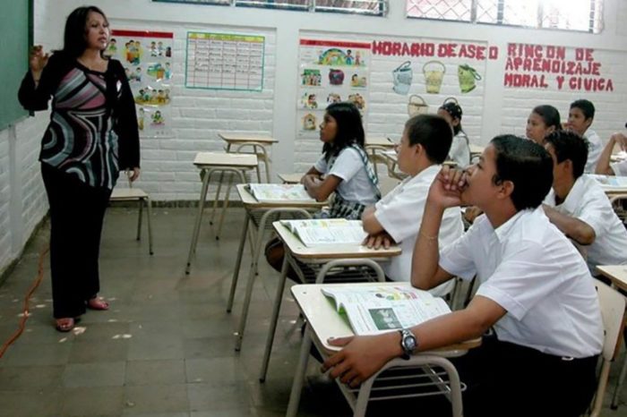 FVM alumnos docentes Educacion