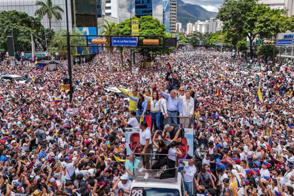 28 de julio, fecha gloriosa, por Gregorio Salazar