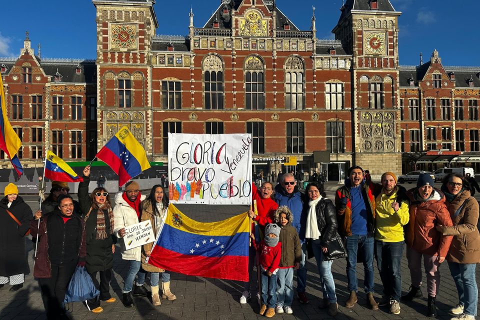 Marcha opositora en el exterior #9Ene