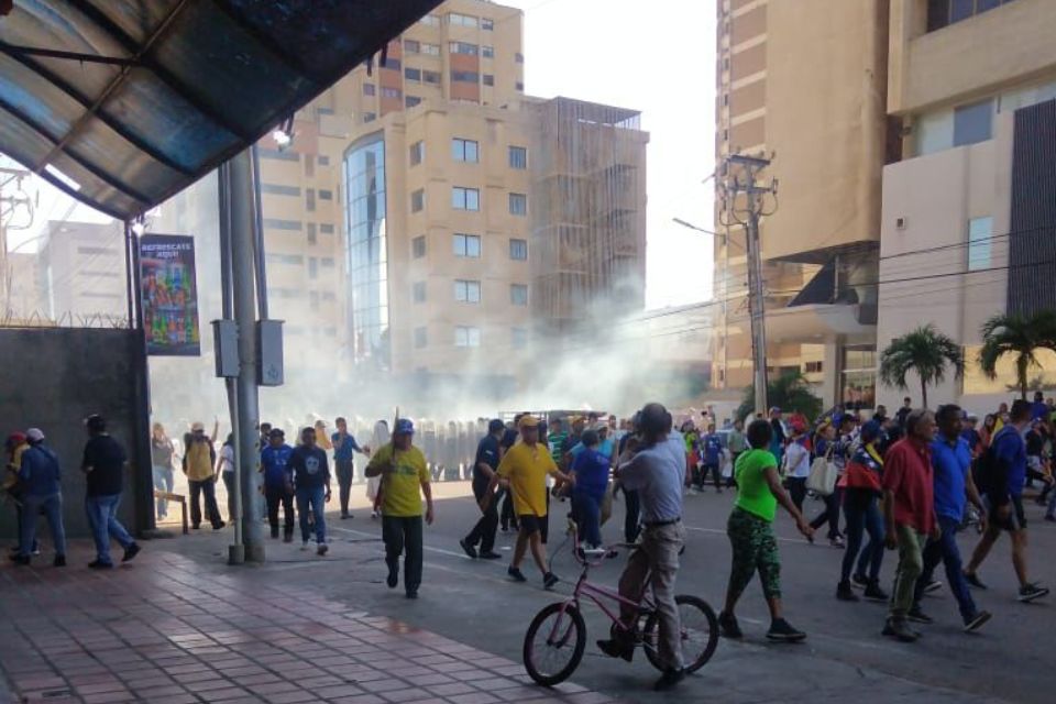 represión bombas lacrimógenas Maracaibo