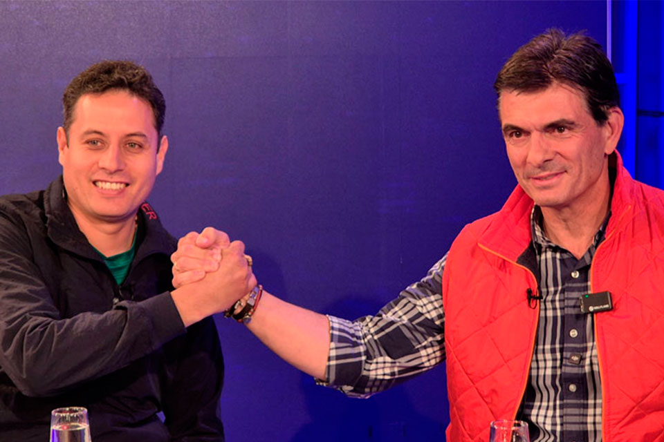 Cisnes negros en Bolivia / Rodrigo-Paz y Edman Lara