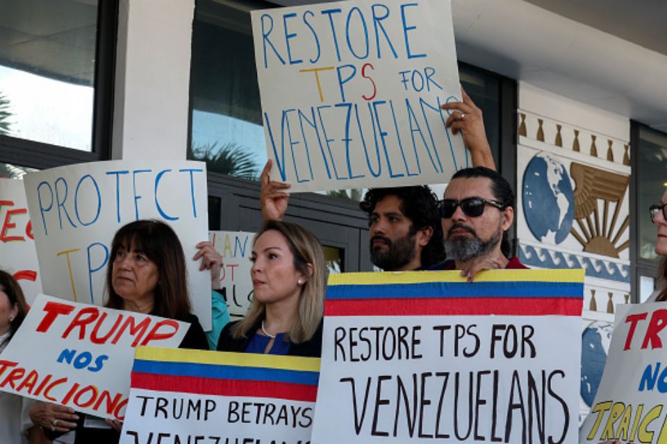 "No sabemos qué va a pasar con nosotros": venezolanos en EEUU con miedo ante fin del TPS