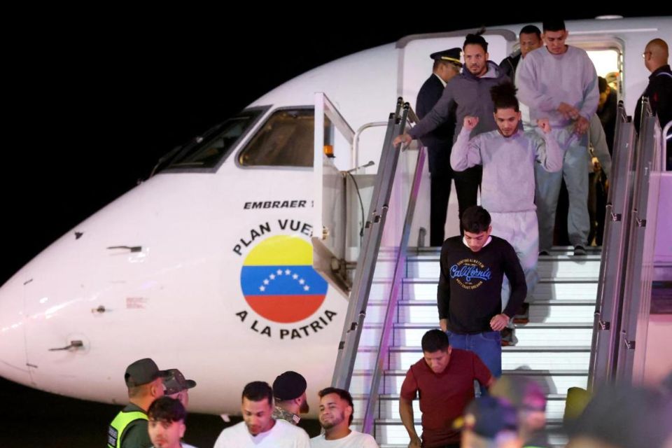 Maduro podría dejar de recibir deportados desde EEUU tras cancelación de licencia Chevron