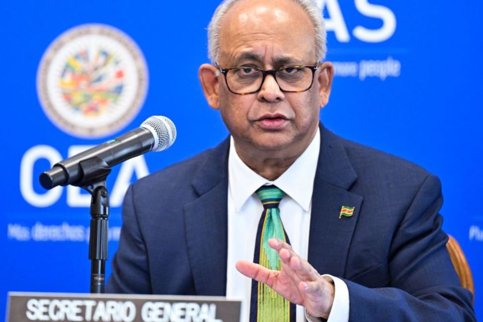 albert ramdin oea