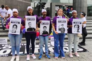 Familiares adolescentes detenidos