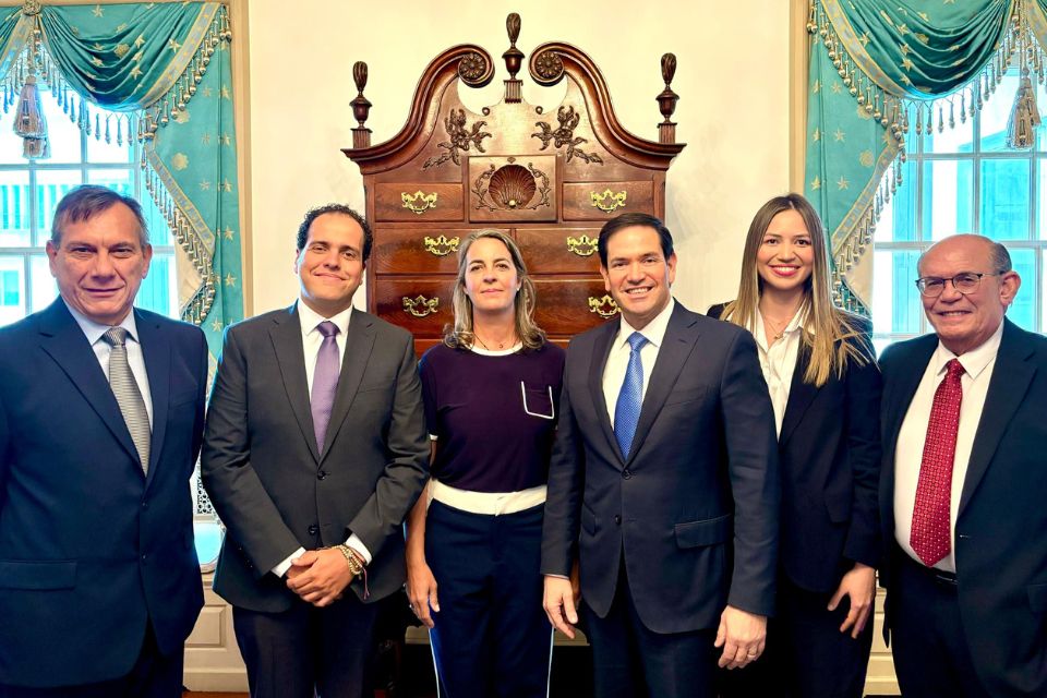Marco Rubio con asilados