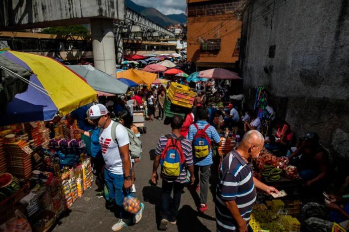 Cargar a un país a cuestas