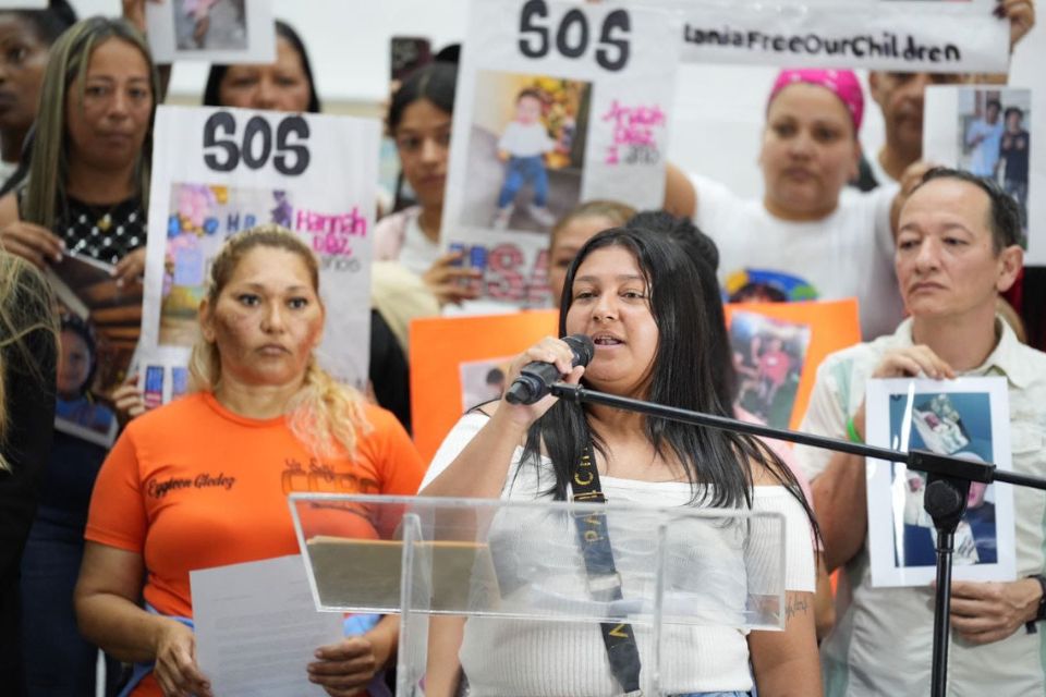 Hay 66 niños solos en EEUU: Madres piden que familias no sean separadas en deportaciones