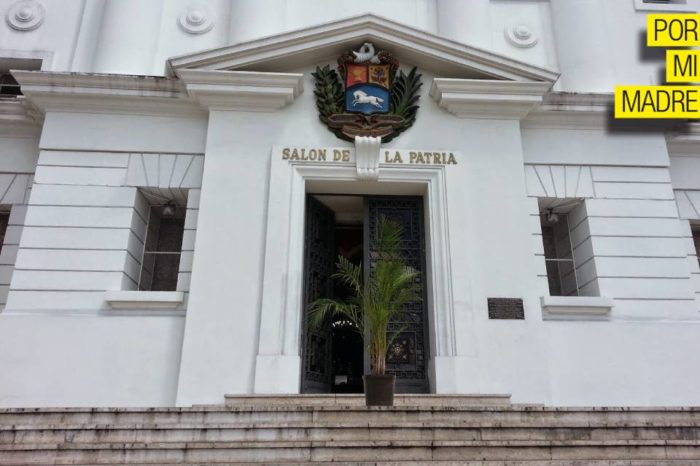 Salón de la patria por mi madre chávez