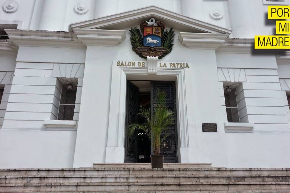 Salón de la patria por mi madre chávez
