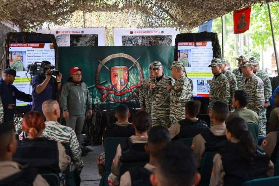 Ejercicios militares especiales Padrino Lopez