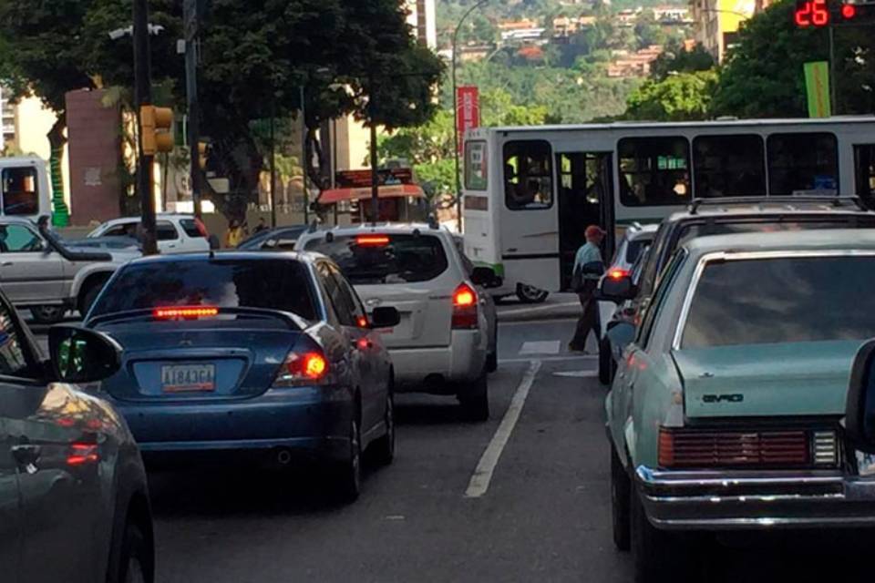 La "cubanización" del parque automotor venezolano encarece los carros usados