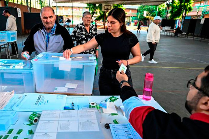 Chile: El colapso del centro y la ilusión del giro a la derecha